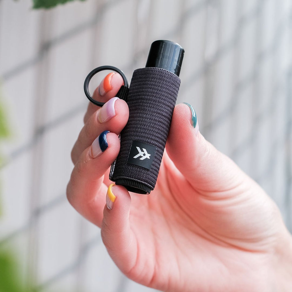 Thread Solid Color Lip Balm Holder